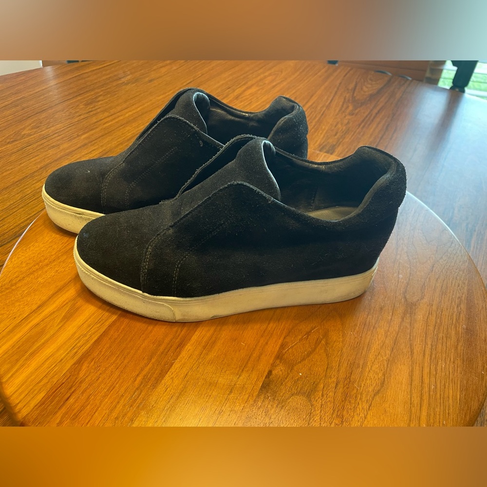 J/SLIDES Men's Black Suede Slip-On Platform Sneakers